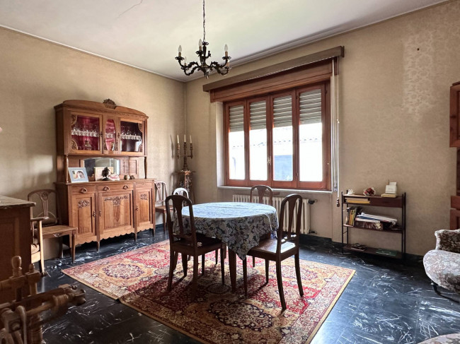 Appartamento in vendita a Lesegno