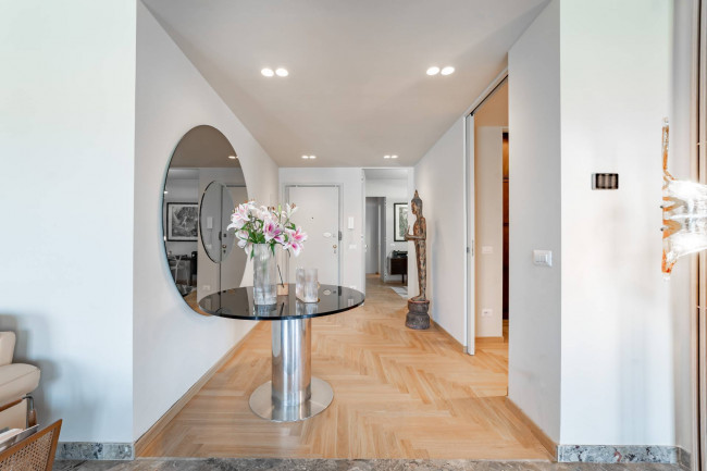 Apartment for Sale to Milano
