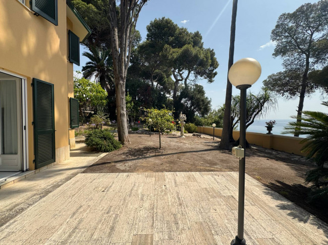 Apartment for Sale to Sanremo