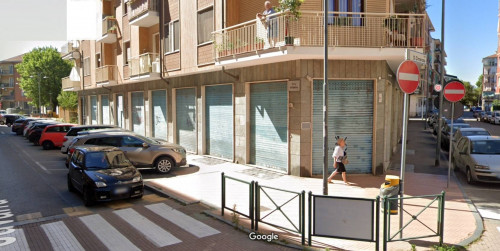 Locale commerciale in affitto