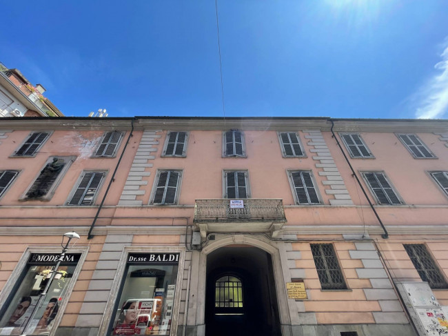 Stabile - Palazzo in Vendita a Asti