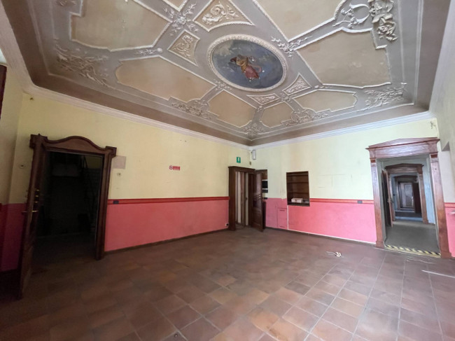 Stabile - Palazzo in Vendita a Asti