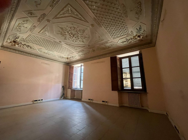 Stabile - Palazzo in Vendita a Asti