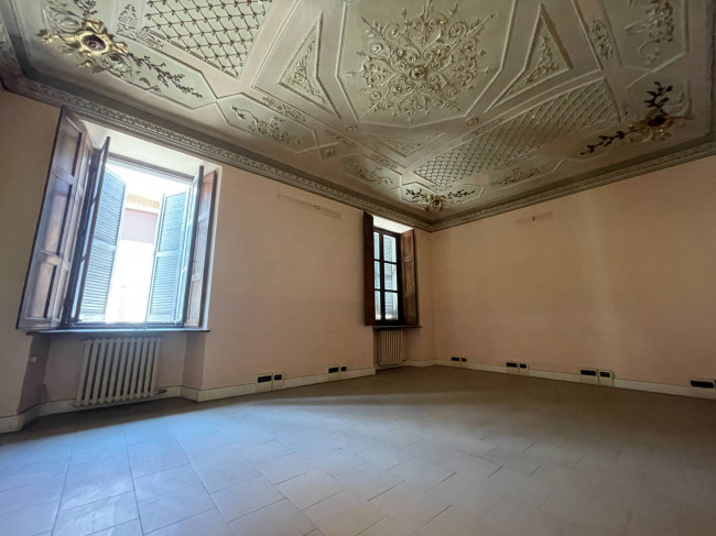 Stabile - Palazzo in Vendita a Asti