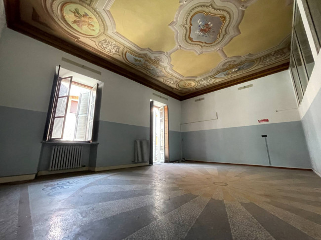 Stabile - Palazzo in Vendita a Asti