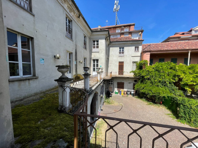 Stabile - Palazzo in Vendita a Asti