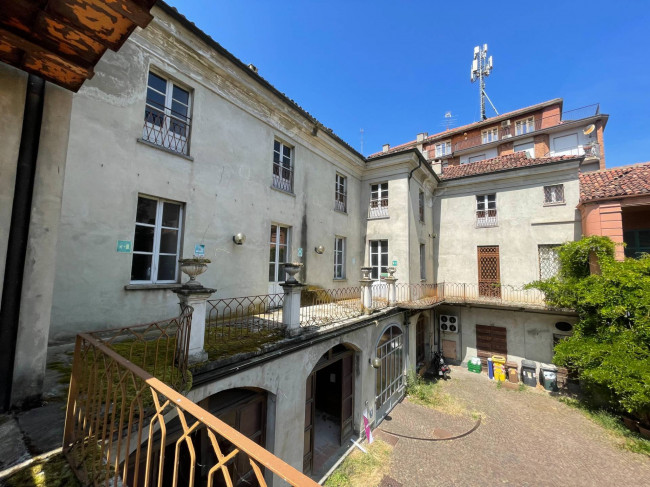 Stabile - Palazzo in Vendita a Asti