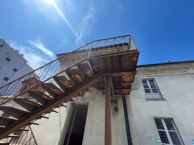 Stabile - Palazzo in Vendita a Asti