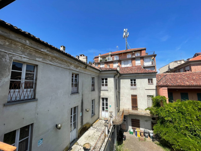 Stabile - Palazzo in Vendita a Asti