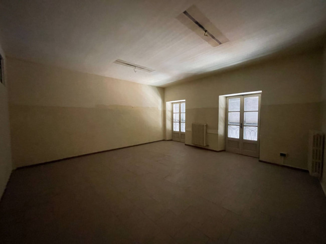 Stabile - Palazzo in Vendita a Asti