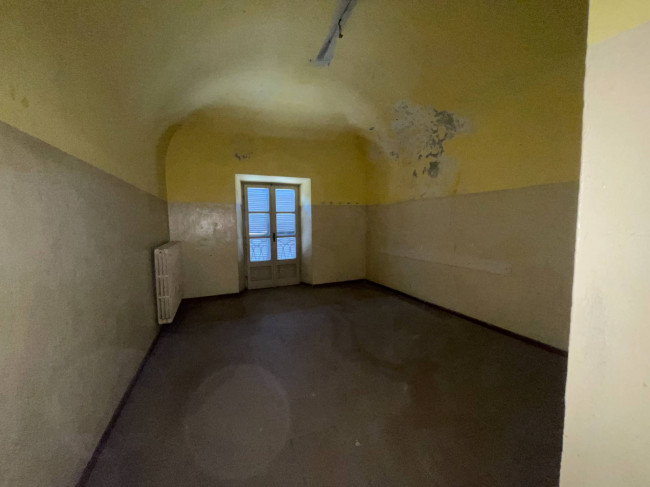 Stabile - Palazzo in Vendita a Asti