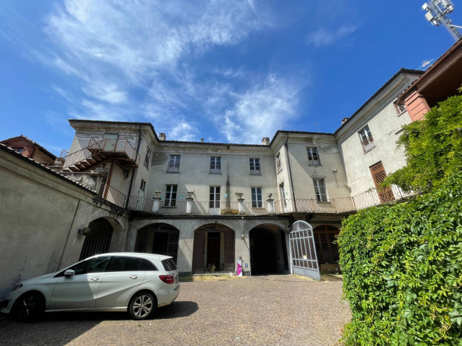 Stabile - Palazzo in Vendita a Asti