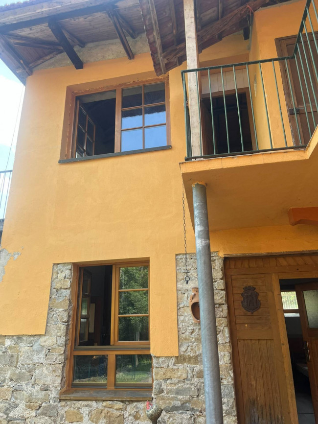 Casa indipendente in vendita