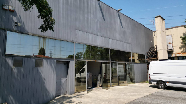 Capannone in vendita a Settimo Torinese