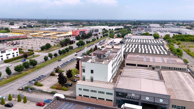 Stabile - Palazzo in vendita a Settimo Torinese
