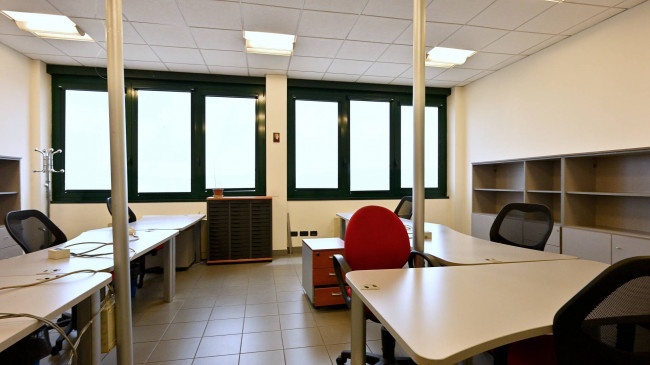 Stabile - Palazzo in vendita a Settimo Torinese