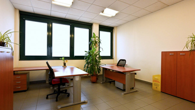 Stabile - Palazzo in vendita a Settimo Torinese