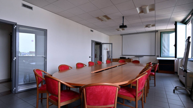 Stabile - Palazzo in vendita a Settimo Torinese