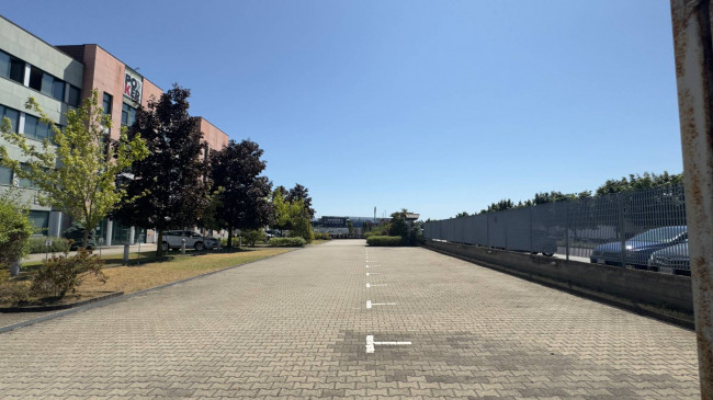 Stabile - Palazzo in vendita a Settimo Torinese