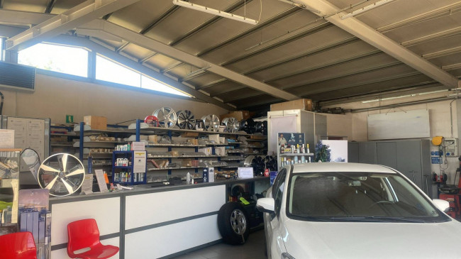 Capannone in Affitto a Asti