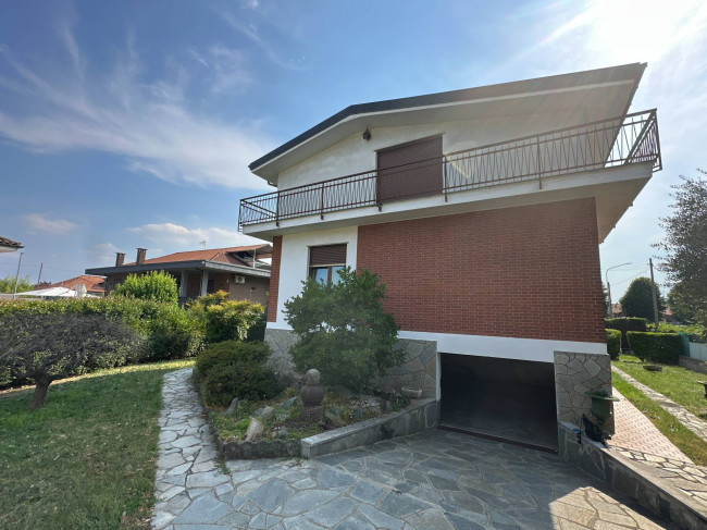 Villa Bifamiliare in vendita a Caselle Torinese