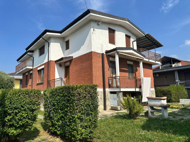 Villa Bifamiliare in vendita a Caselle Torinese