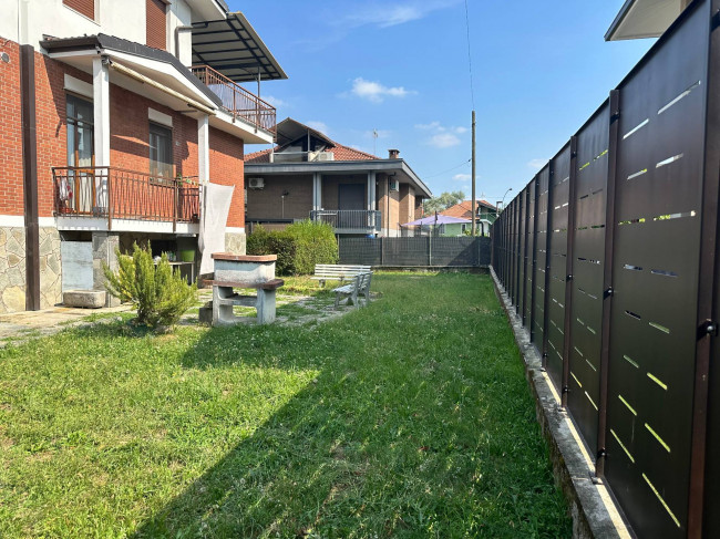 Villa Bifamiliare in vendita a Caselle Torinese