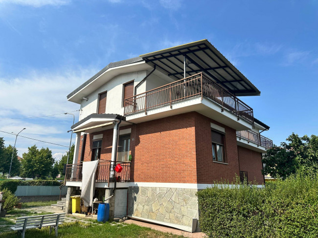 Villa Bifamiliare in vendita a Caselle Torinese