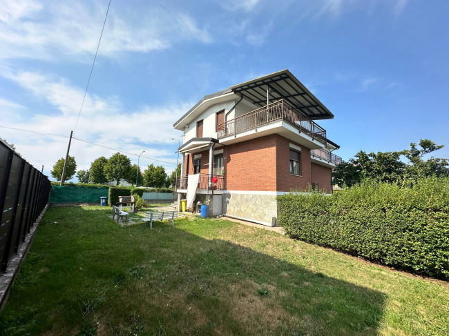 Villa Bifamiliare in vendita a Caselle Torinese