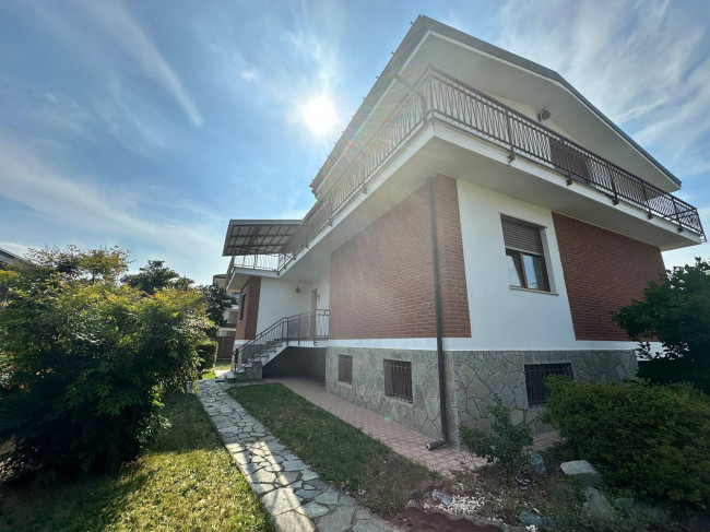 Villa Bifamiliare in vendita a Caselle Torinese
