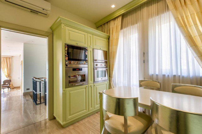 Villa in Vendita a Albissola Marina