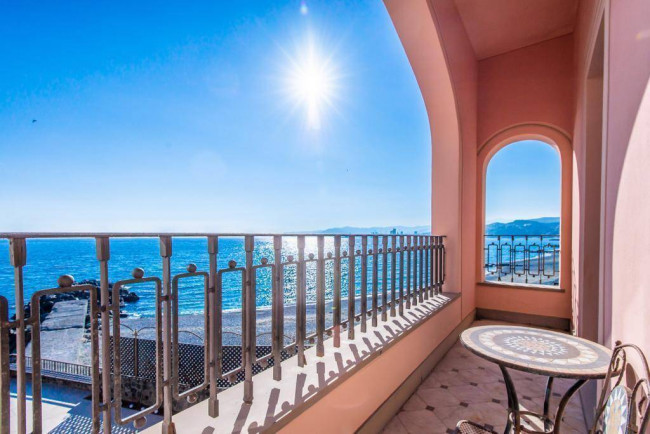 Villa in Vendita a Albissola Marina