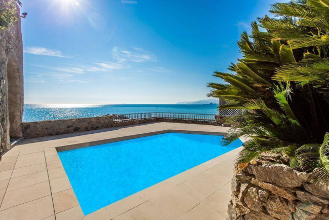 Villa in Vendita a Albissola Marina
