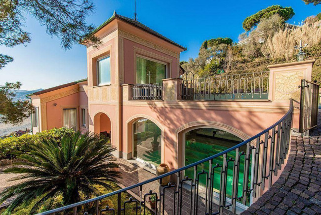 Villa in Vendita a Albissola Marina