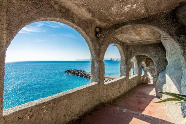 Villa in Vendita a Albissola Marina