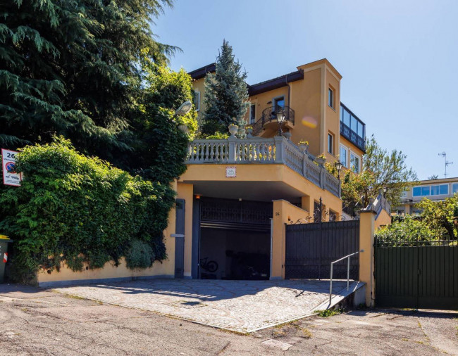 Villa Bifamiliare in vendita a Torino