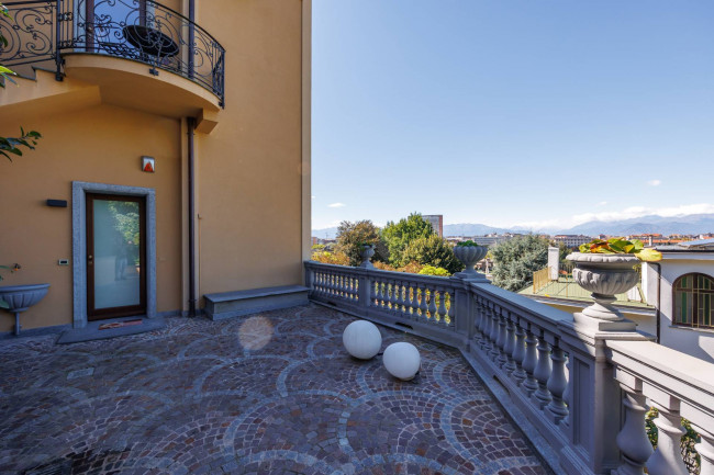 Villa Bifamiliare in vendita a Torino