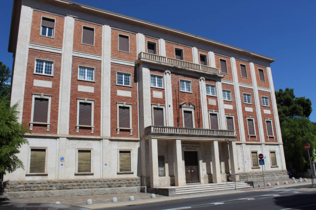 Attività Commerciale in Affitto a Imperia