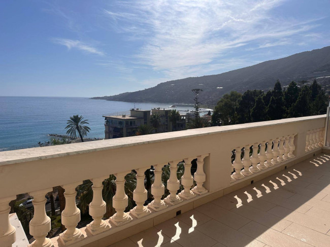 Penthouse for Sale to Ospedaletti