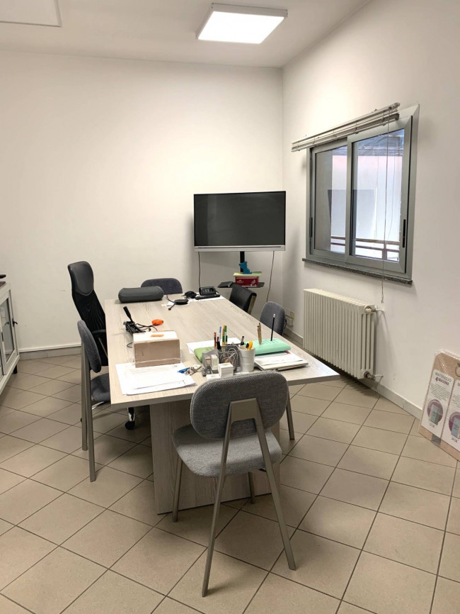 Capannone in Vendita a Nichelino