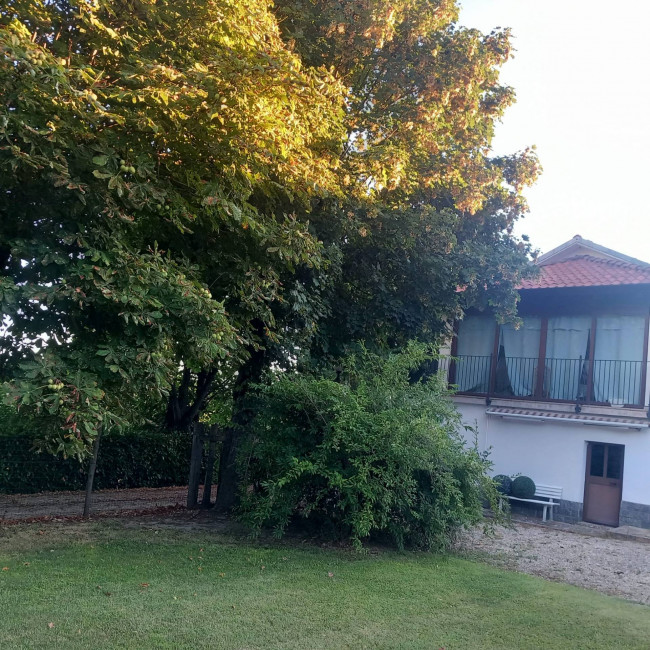 Casale in Vendita a Santo Stefano Belbo