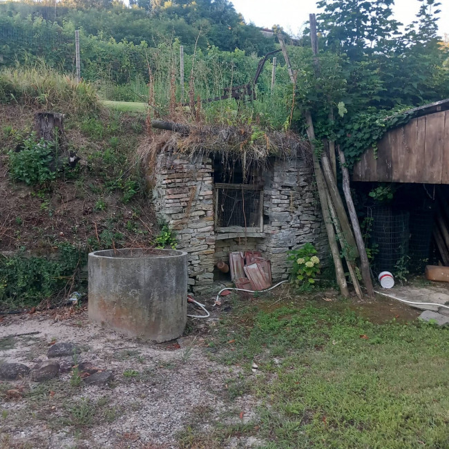 Casale in Vendita a Santo Stefano Belbo