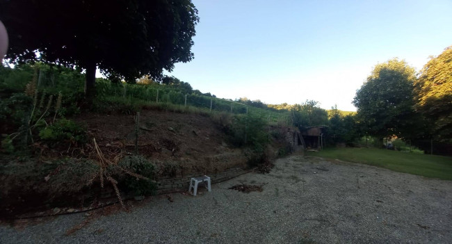 Casale in Vendita a Santo Stefano Belbo