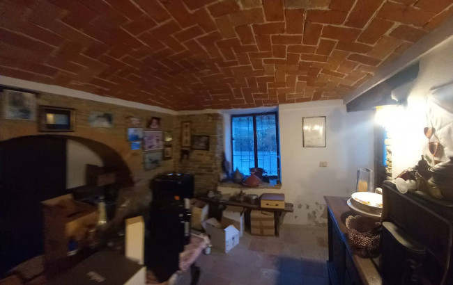 Casale in Vendita a Santo Stefano Belbo