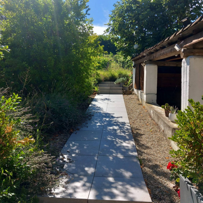 Casale in Vendita a Santo Stefano Belbo