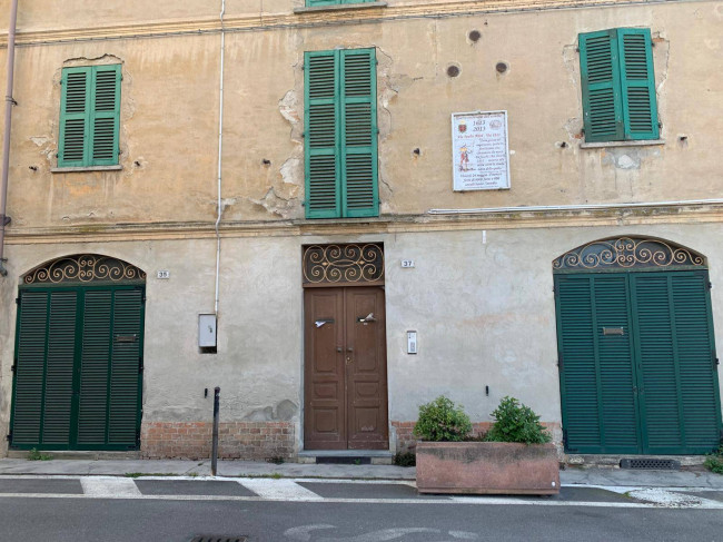 Palazzo Storico in Vendita a Nizza Monferrato