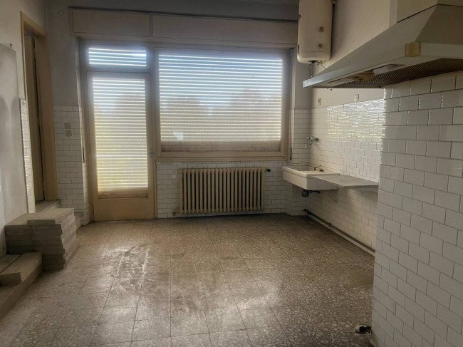 Villa in Vendita a Valenza