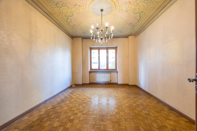 Apartment for Sale to Torino