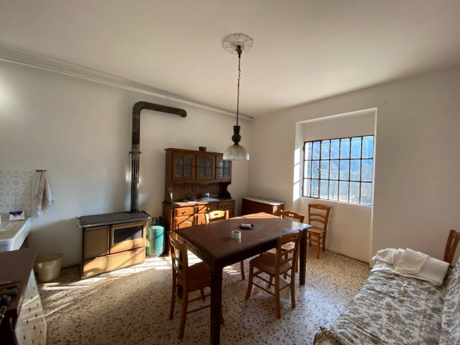 Villa in Vendita a Serralunga di Crea