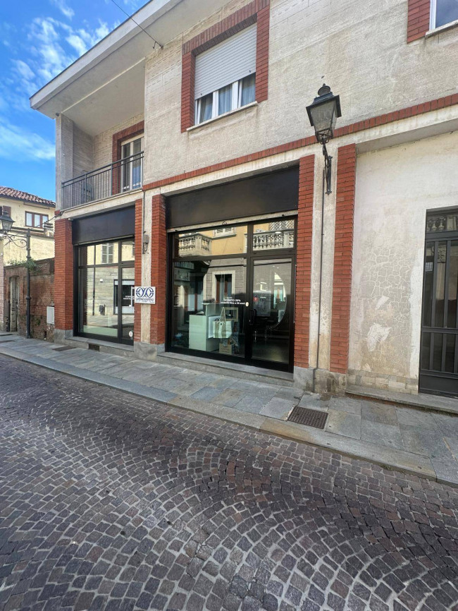 Stabile - Palazzo in vendita a Chieri